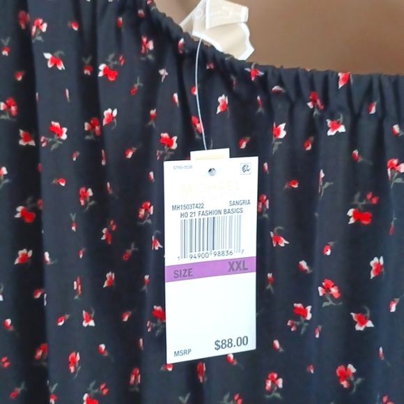 MK Off shoulder Blouse - Picture 6 of 6